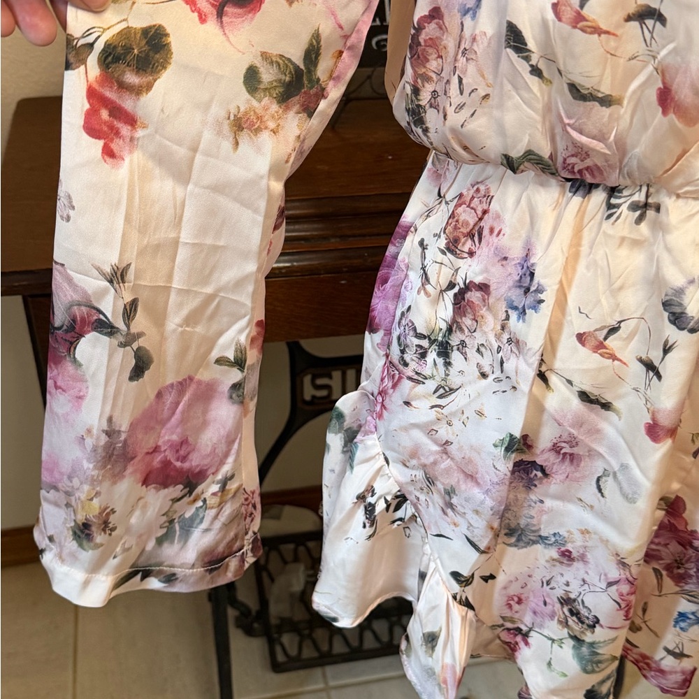 Missguided Floral Romper - Picture 4 of 7